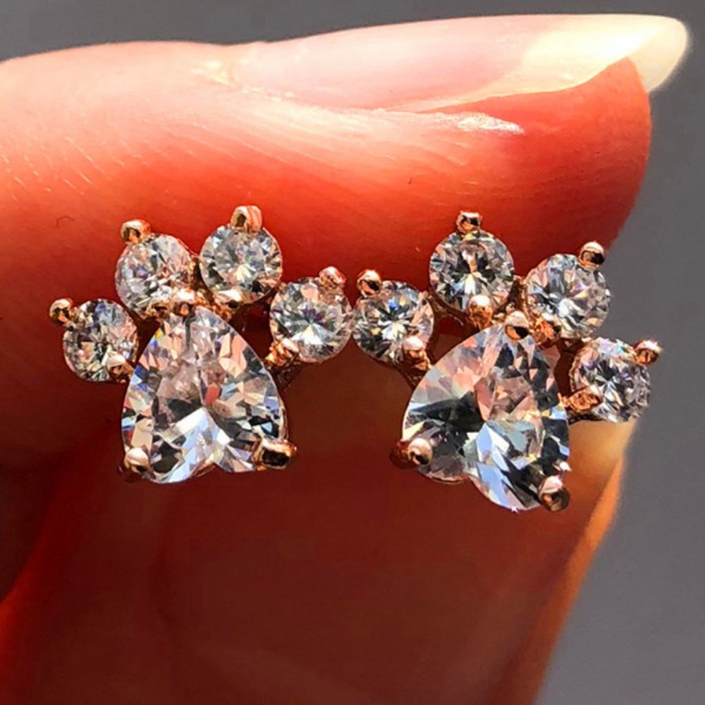 NEW 18K Rose Gold Diamond Paw Heart Stud Earrings